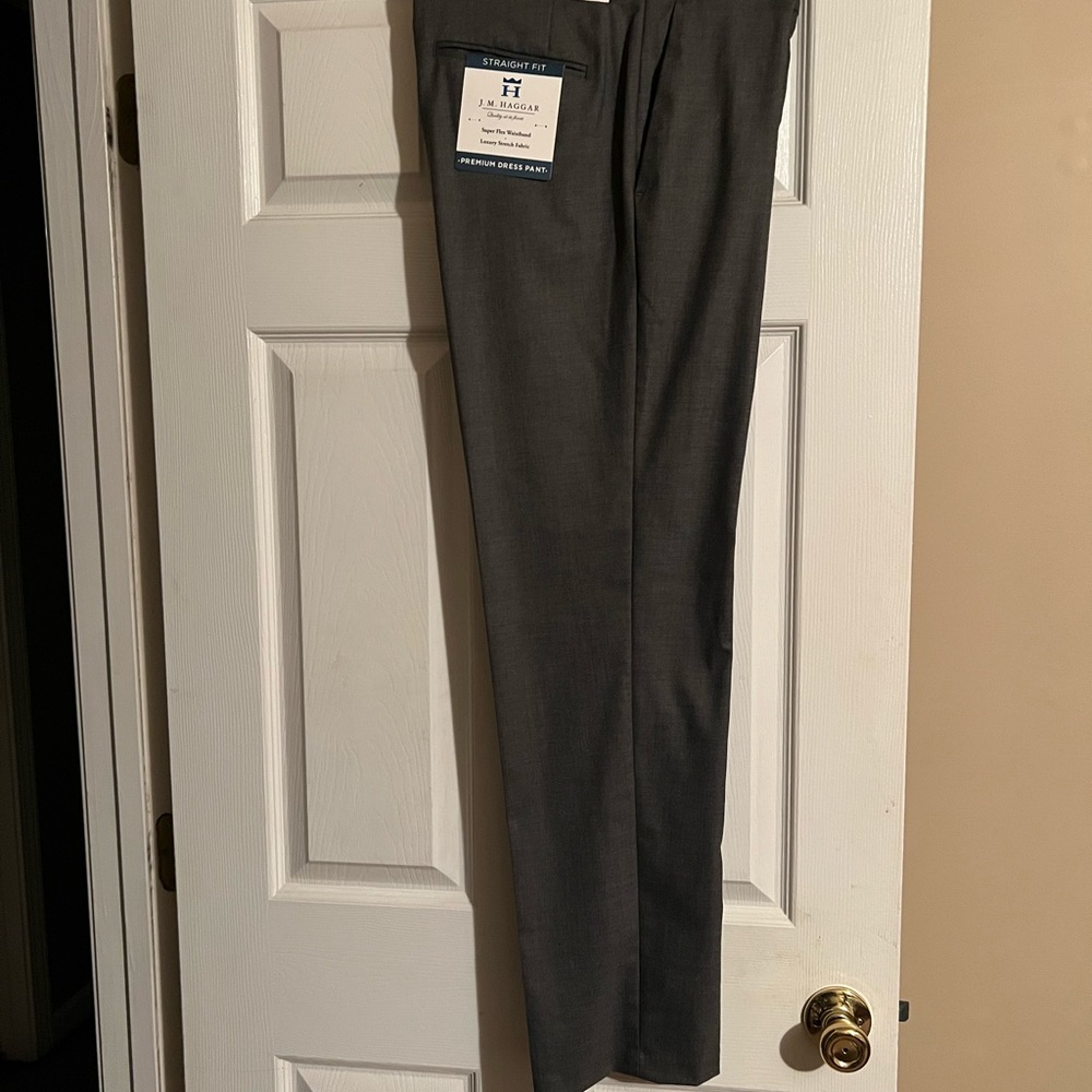 Haggar Dress Pant, 32Wx32L, straight fit, med gray, NWT
